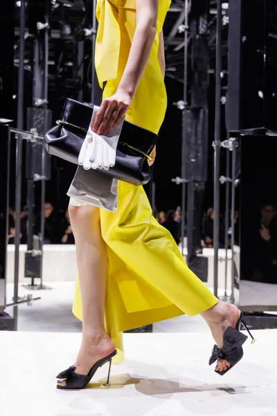 Look 17